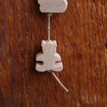 handgemaakte houten kraal teddybeer voor mobiel en ophanging, verticale boring massief beuk
