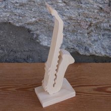saxofoon op standaard, bruiloft tafeldecoratie