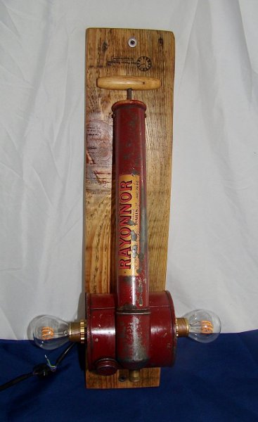 Applique ancien pulv&eacute;risateur &agrave; cire liquide 