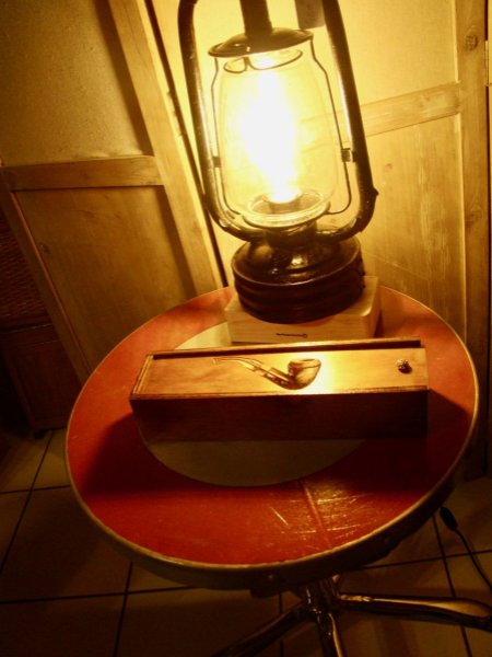 Vintage pijpenkist met pijp