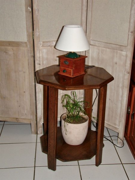 Oude groene koffiemolen lamp