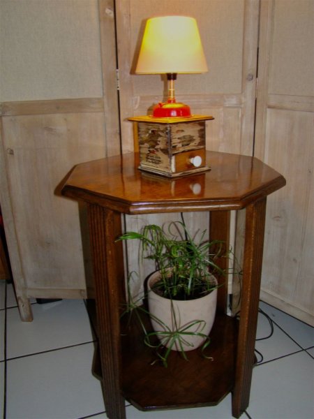 Antieke koffiemolen lamp rood 