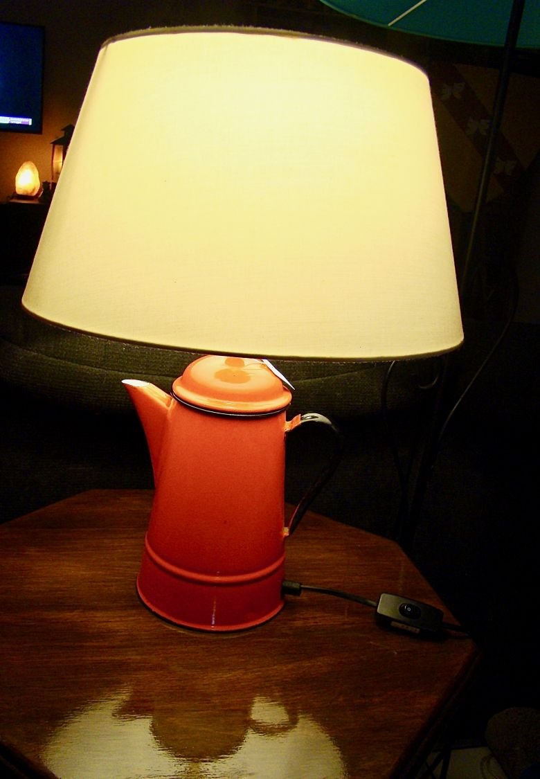 Lamp Cafetière rood, antiek, geëmailleerd plaatstaal