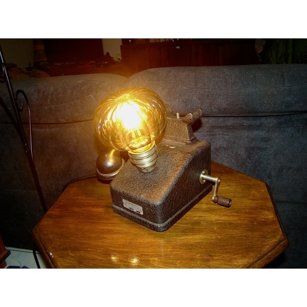 Retro steampunk telefoonlamp