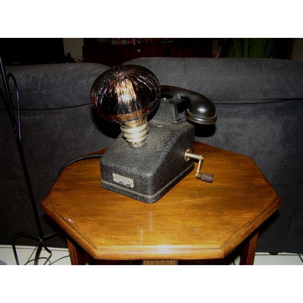 Retro steampunk telefoonlamp