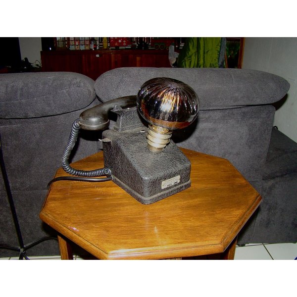 Retro steampunk telefoonlamp
