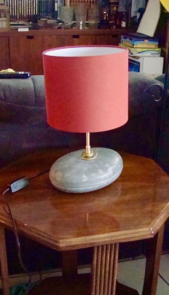 Upcycling van kleine warmwaterfleslamp