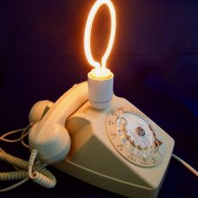 Dingo telefoonlamp, wit neon!