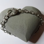 Armband verzilverde ketting groot hart sluiting 20 cm
