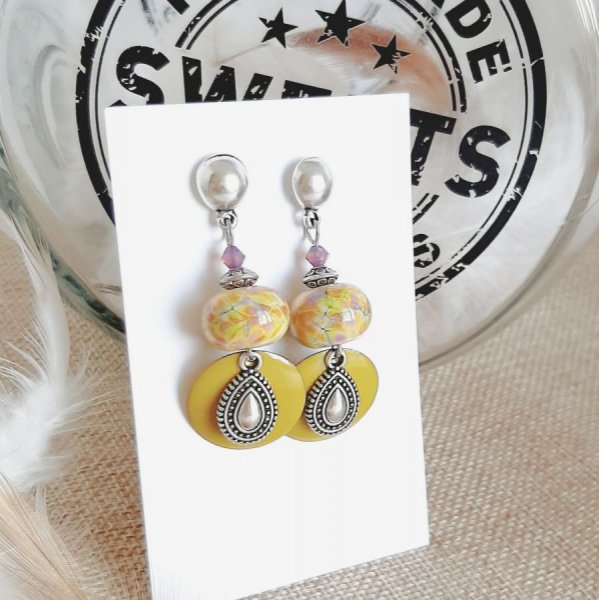 designer oorbellen in groene anijs en antiek zilver druppel