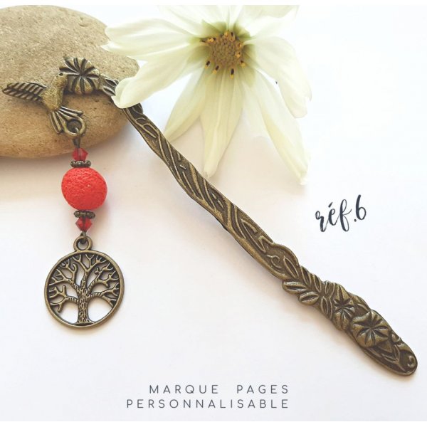 page marker tree of life hanger bronskleurig te personaliseren met rode handgemaakte kraal 