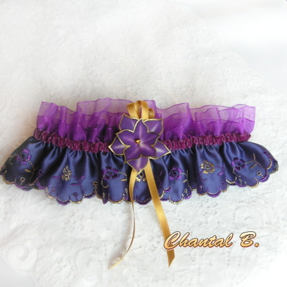 Paars zijden satijn en organza kousenband