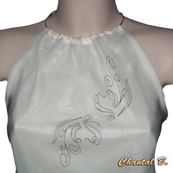 Witte blouse top met zwarte handgeschilderde kanten riem