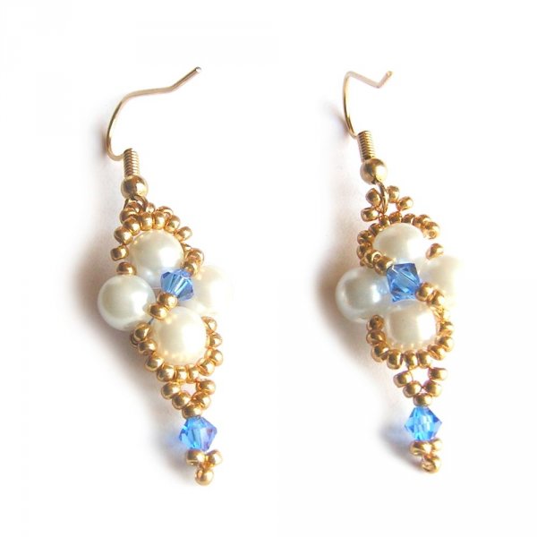 Boucles d'oreilles cristal swarovski bleu saphir perles blanches et or soir&eacute;e mariage c&eacute;r&eacute;monie plaqu&eacute; or