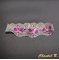 Orchideeën armband aanpasbaar aan een witte guipure kanten haarband en zijn roze zijden orchideeën bruiloft bloem