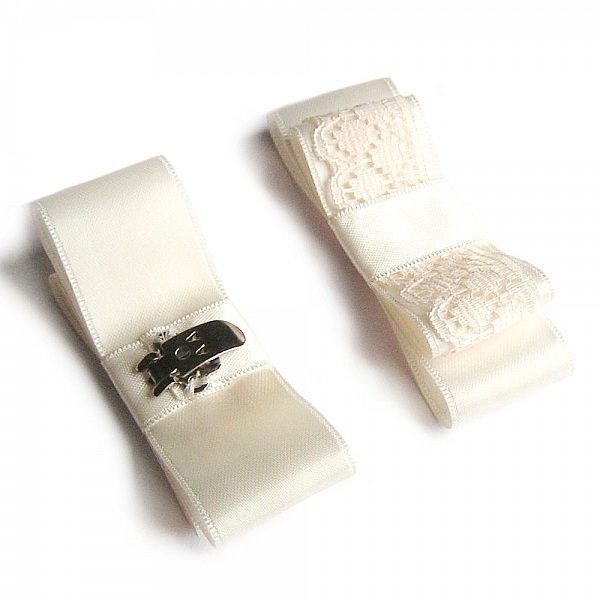 clips schoenen bruiloft accessoire boog satijn anijs en witte kant natuur thema