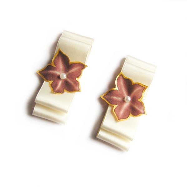 clips schoenen satijn boog ivoor bruid en zijde bloem chocolade bruiloft