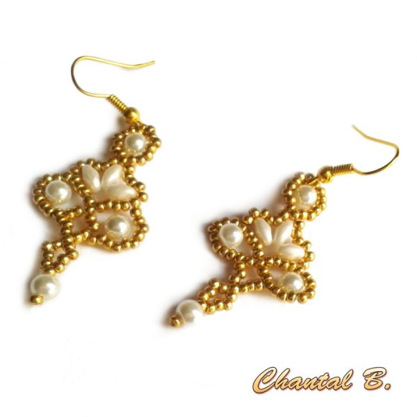 halsketting met witte en gouden parelkraaltjes huwelijksavond