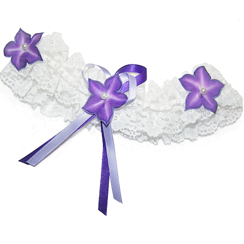 trouwringkussen ivoorkleurige bloemen en parmazijde chiffon