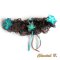 chocolade kanten huwelijkskousenband met turquoise zijden bloemen
