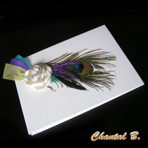 huwelijkskousenband ivoor pauwenveer en satijnen bloem