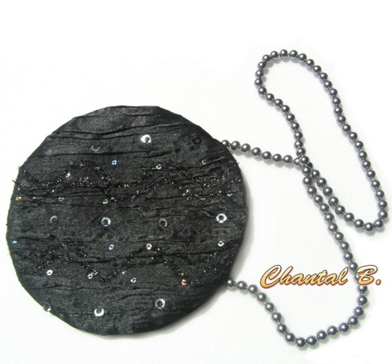 ronde fancy zwart satijnen clutch tas met grijs parelhandvat