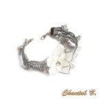 Zilveren guipure armband met witte zijden bloem, te personaliseren als haarband