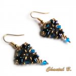 oorbellen driehoekige kralen Swarovski kristal blauw en brons goud
