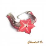 Armband aanpasbaar als hoofdband op bestelling taupe satijn kant en zijn geschilderde zalmroze zijden bloem