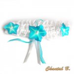 witte kanten bruidskousenband met turquoise zijden bloemen