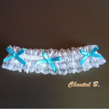 wit en blauw huwelijkskousenband met wit kant en strass blauwe satijnen strikken Celeste vintage romantisch
