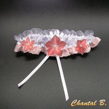 trouwslinger wit satijn kant en zijden bloemen zalm Adelinda