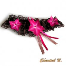 chocolade kant bruiloft kousenband fuschia zijden bloemen