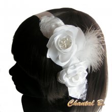 bruiloft haarband wit satijn kant bloemen veren