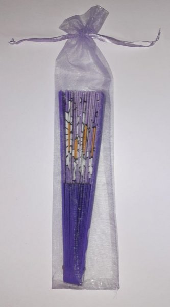 Mijn eerste handgetekende en geschilderde katoenen waaier om te personaliseren