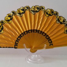 Handgetekende en geschilderde satijnen waaier "Flamenco