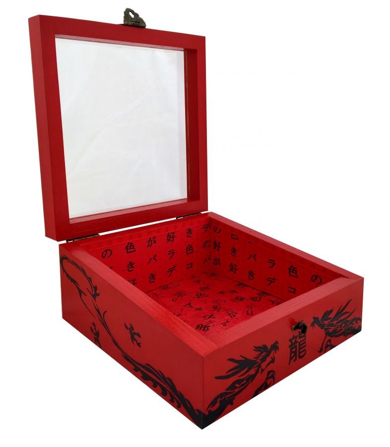 Schuine houten kist met glazen deksel. Model : rode draak