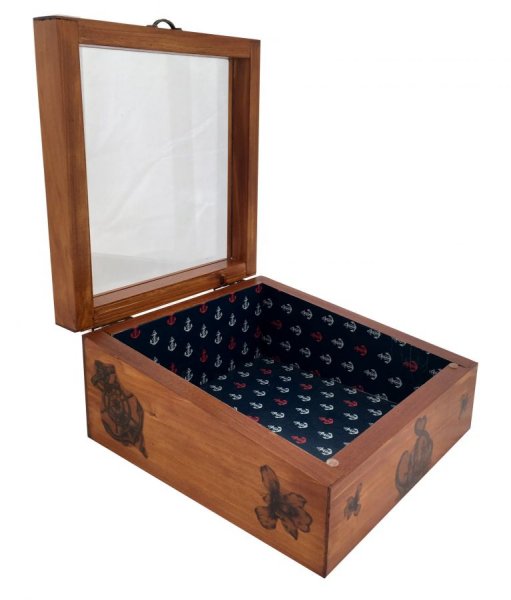 Schuine houten kist met glazen deksel. Model: zeeanker.
