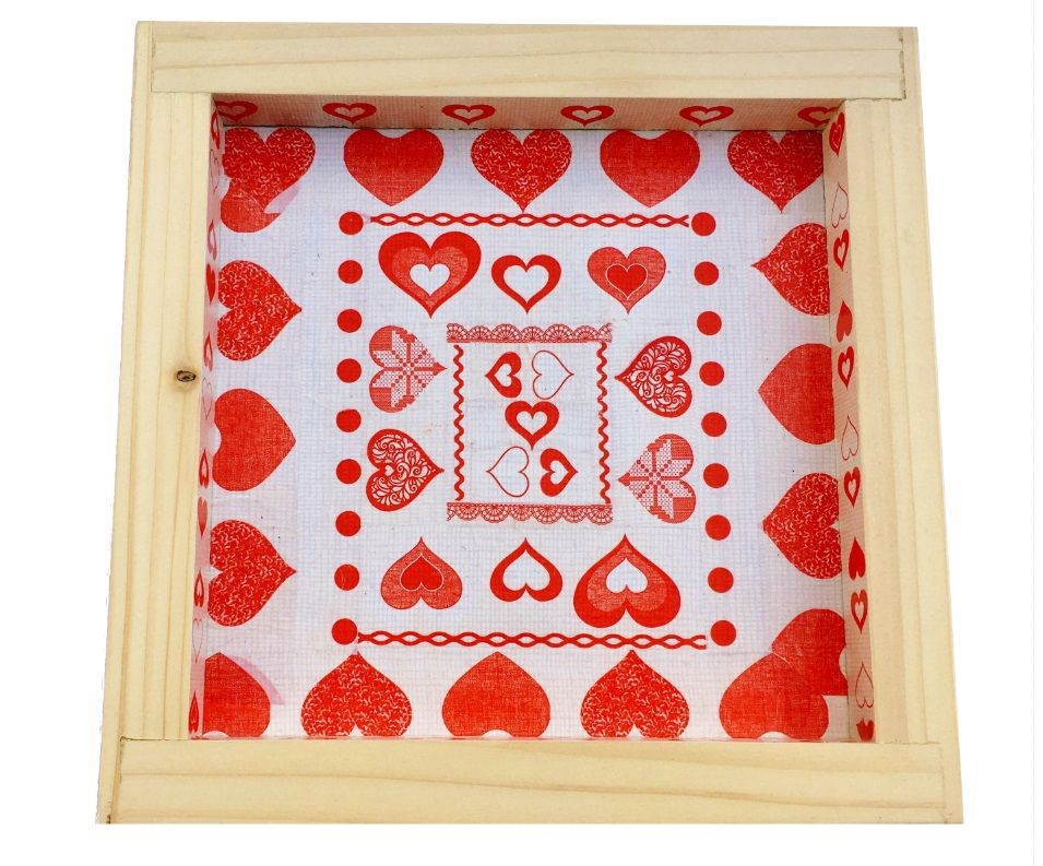 Tafelmat in laurier / hazelnoot houtblokken, omkeerbaar in een kopje met jacquard hart decoratie