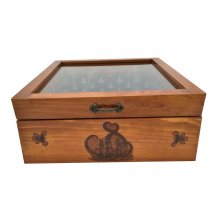 Schuine houten kist met glazen deksel. Model: zeeanker.