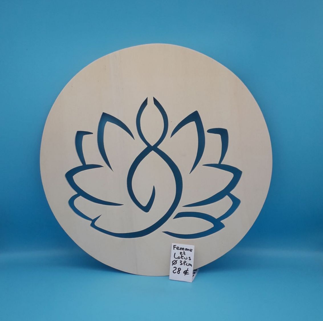 Zittende vrouw in lotus (klein formaat)