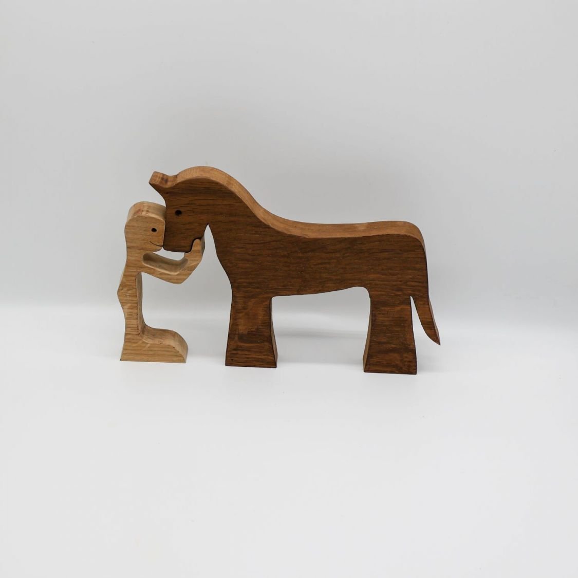 Man en zijn paard houten beeldje