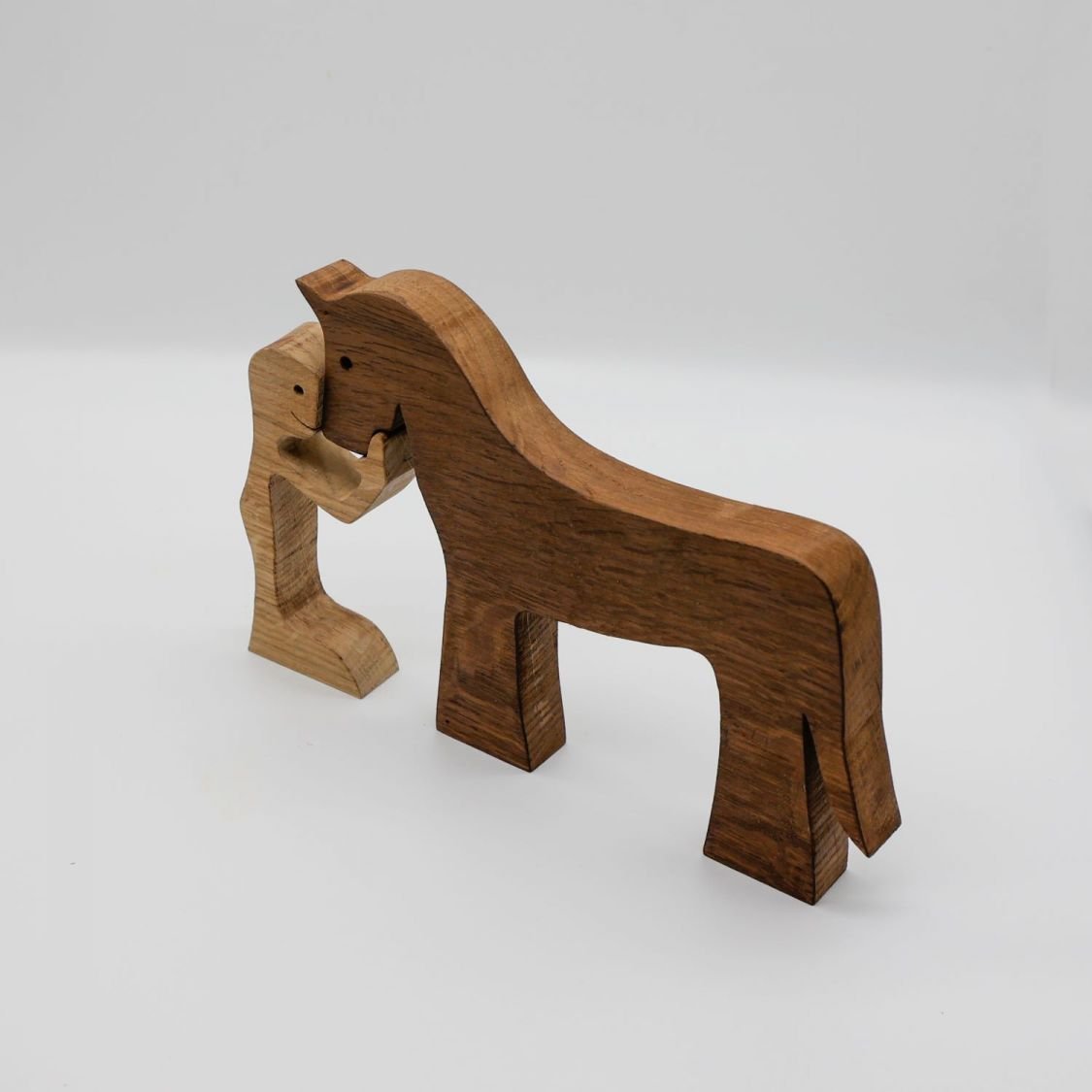 Man en zijn paard houten beeldje