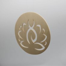 Zittende vrouw in lotus (klein formaat)