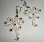 Oorbellen met Swarovski kristal en arabesk kant