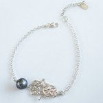 Grijze gekweekte parel en Fatma's hand armband aan 925 zilveren ketting