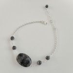 Grijze labradoriet stenen armband aan 925 zilveren ketting