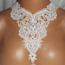 Witte Kant Ceremonie Ketting met Swarovski Kristal Bloem Ontwerp