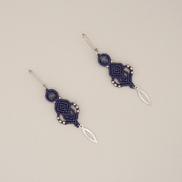 Oorbellen in micro-macram&eacute; donkerblauw 