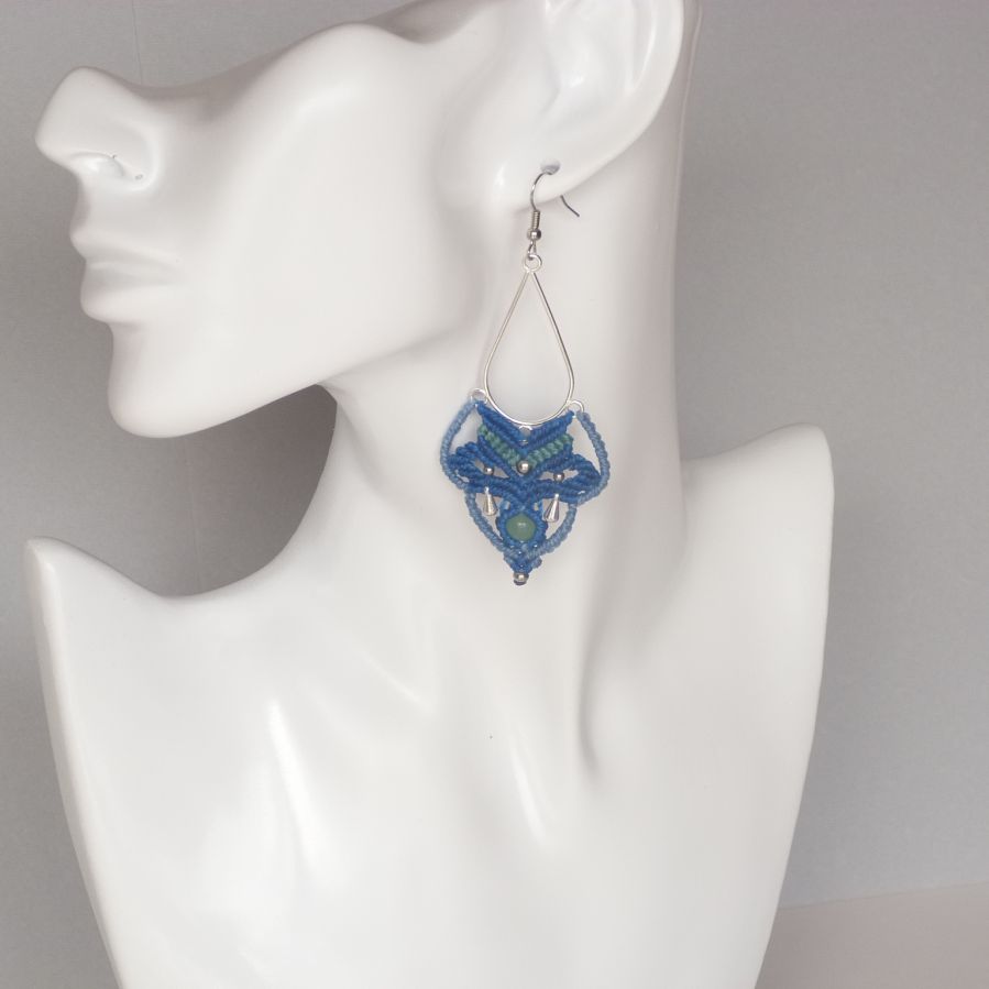 Oorbellen in micro-macramé blauw/hemelsblauw/turquoise groen